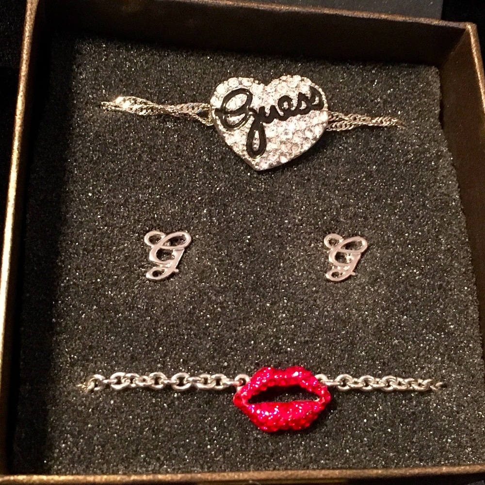 Guess jewelry set